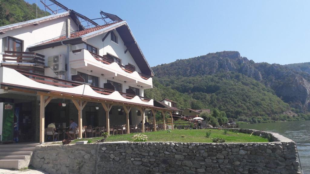 Pensiunea Cazanele Dunarii Dubova Exterior photo